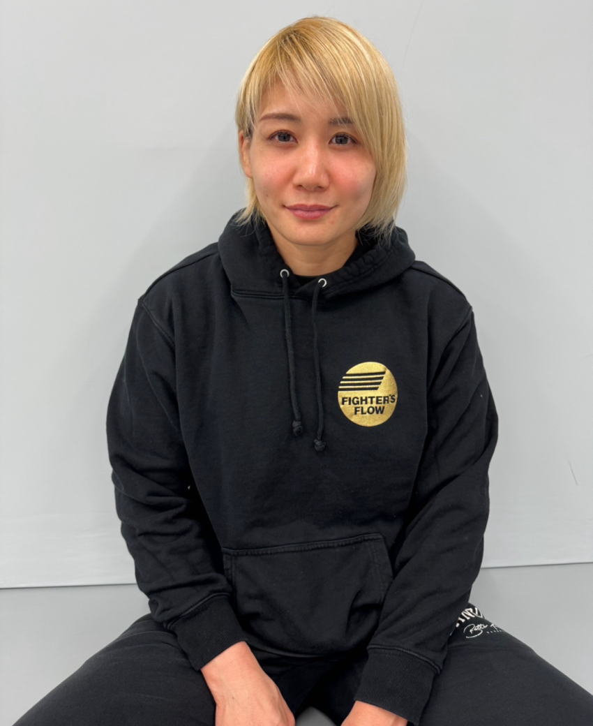 プルオーバーパーカー（黒･丸ロゴ）ゴールド>>Go